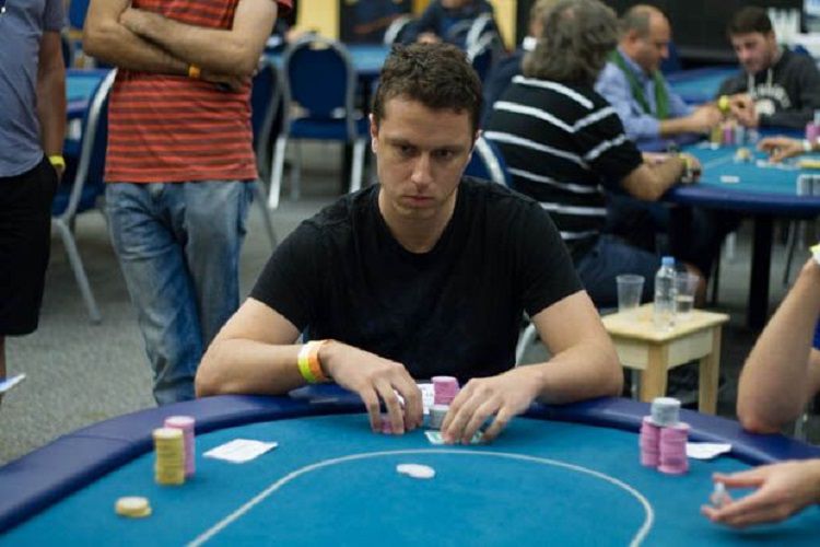 Poker high stakes, brilla Carlo van Ravenswoud. E’ lui il migliore nelle prime due settimane di ottobre!