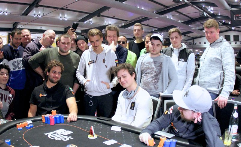 Un momento del torneo (Foto PartyPoker)