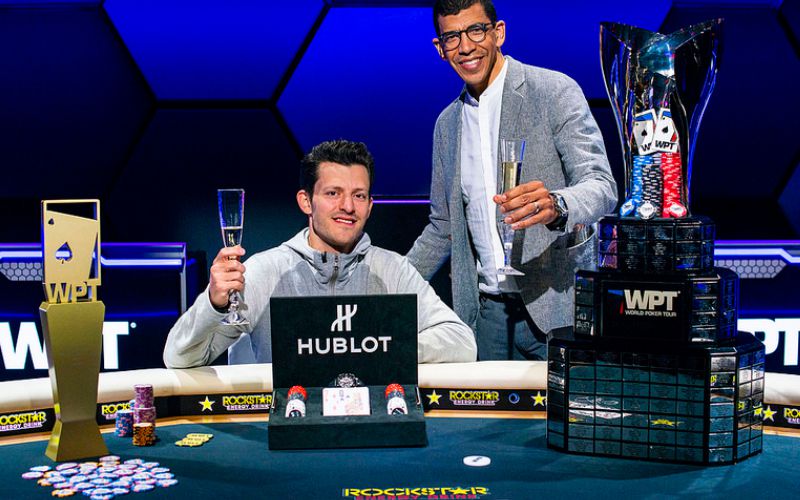 Poker Live – Niente manita per Darren Elias, il WPT Tournament of Champions va a Matthew Waxman. Runner up Matas Cimbolas