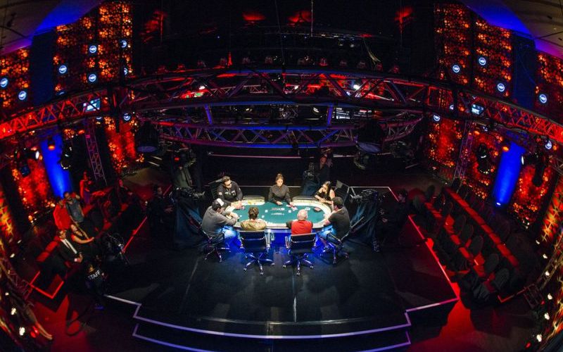 WPT Tournament of Champions – Elias prepara la manita… è lui il chipleader con 5 left! Ci sono anche Cimbolas, Waxman, Schulman e Benyamine